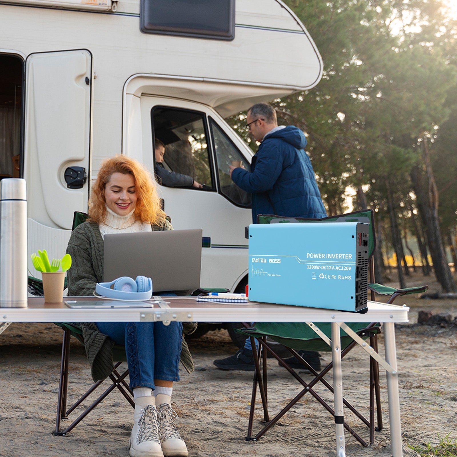 DATOUBOSS miniature inverter, 12V to 120V,  1200W, supports off-grid, grid-connected, and hybrid modes, 50Hz/60Hz, AC 100V-120V adjustable output voltage, MPPT controller, photovoltaic charging current up to 120A, suitable for solar power generation.